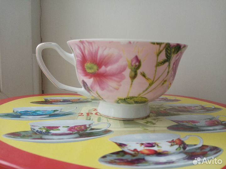 Фарфоровый чайный сервиз