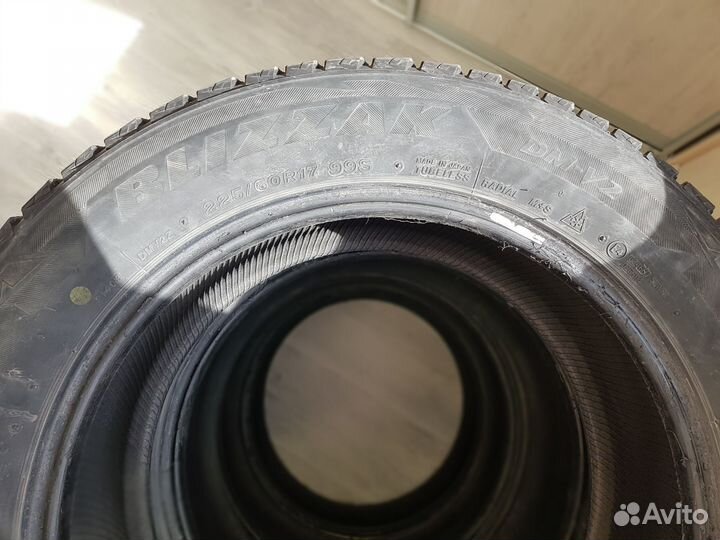 Bridgestone Blizzak DM-V2 225/60 R17 99S