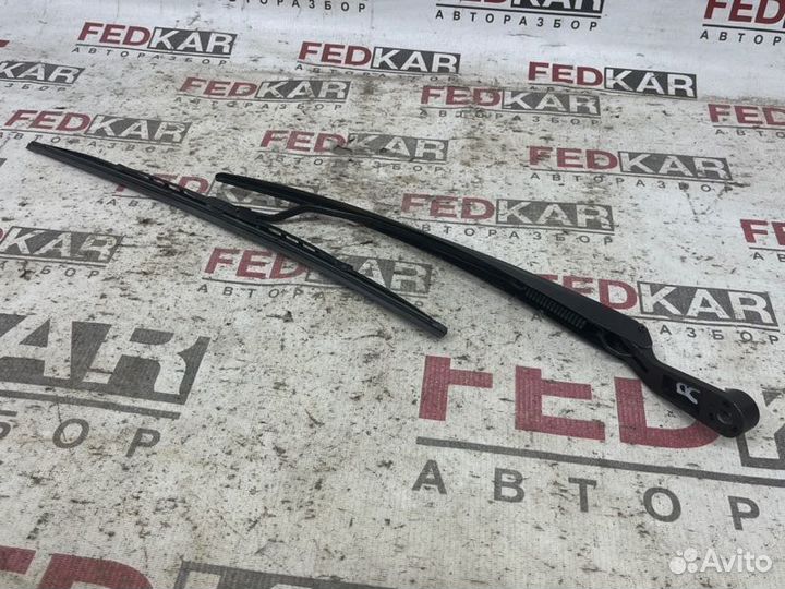 Поводок стеклоочистителя передний правый LADA