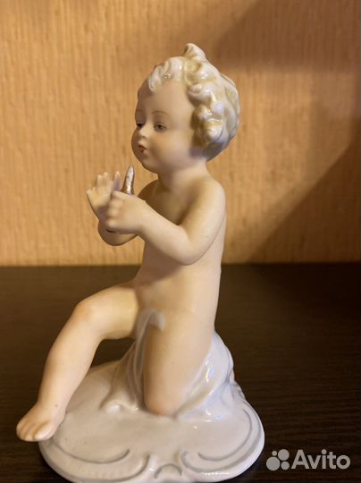 Статуэтка фарфор