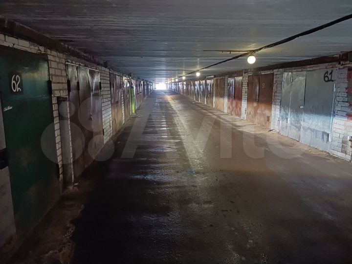 Гараж, > 30 м²