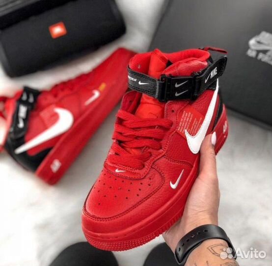 Кроссовки Nike Air Force 1'07 LV8 Utility Mid Red