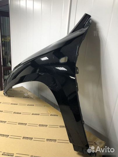 Крылья передняя Toyota Land Cruiser 200