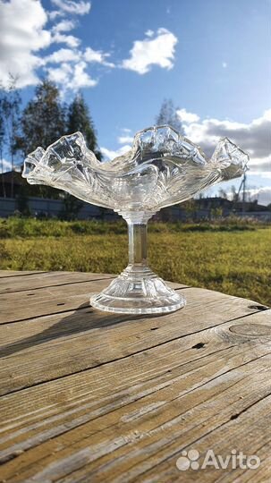 Ваза на ножке клеймо от М.Ф. на 10 летъ