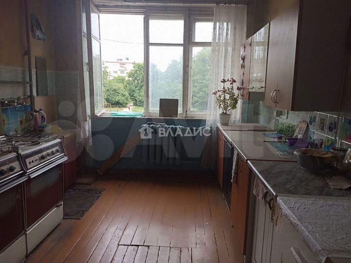 Комната 14 м² в 6-к., 2/3 эт.