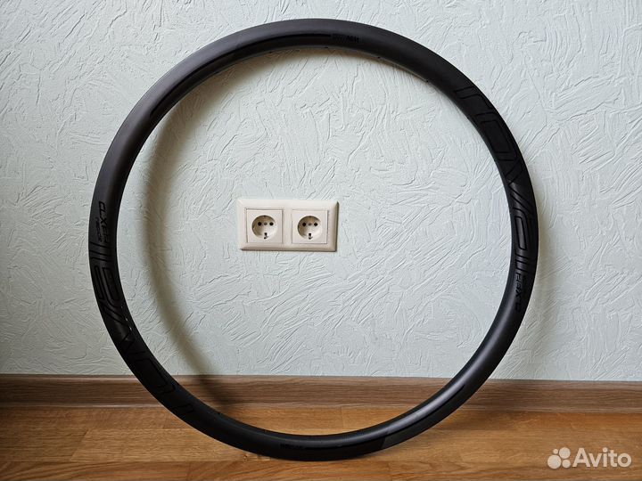 Карбоновый обод Roval CLX32 (700с) шоссейный