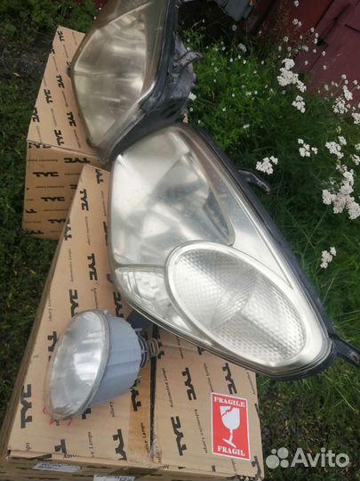 Фара левая и правая toyota rav 4