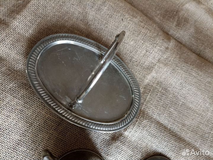 Сахарница и молочник