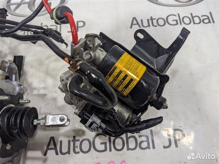 Цилиндр тормозной главный Toyota Prius