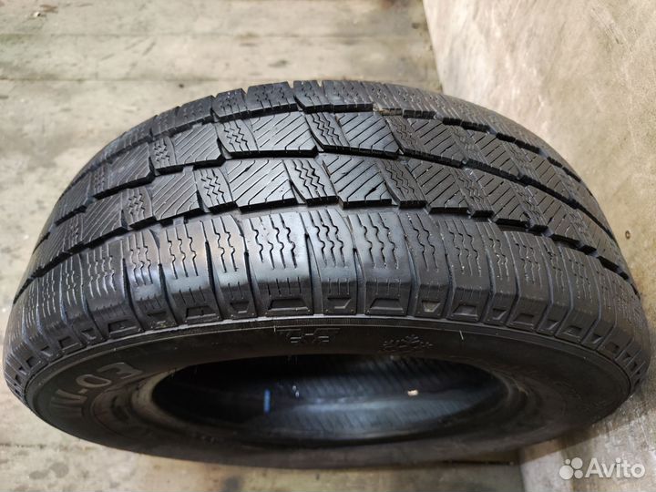 Ovation WV-03 215/65 R15C