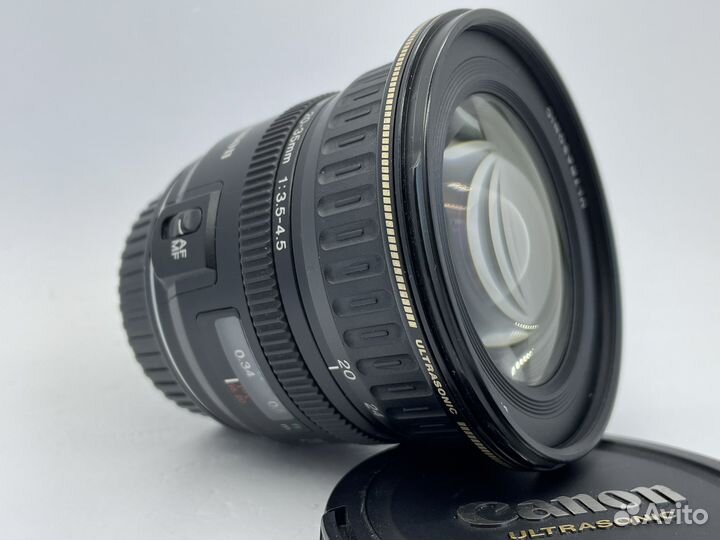 Canon EF 20-35mm f/3.5-4.5 USM
