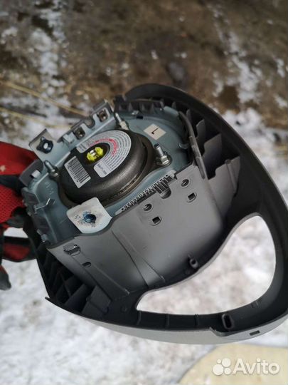 Пирпатрон подушки руля Nissan Leaf