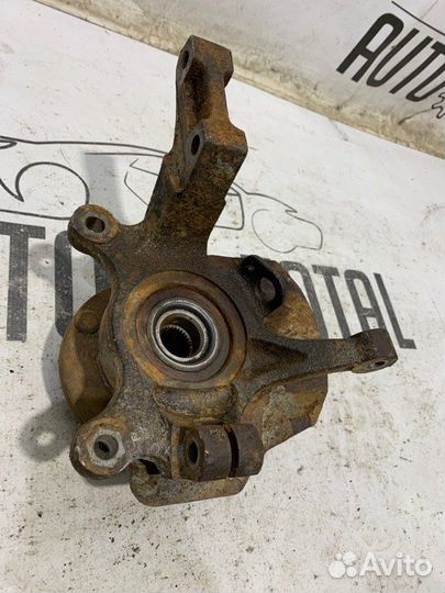 Поворотный кулак передний правый Chevrolet Lacetti