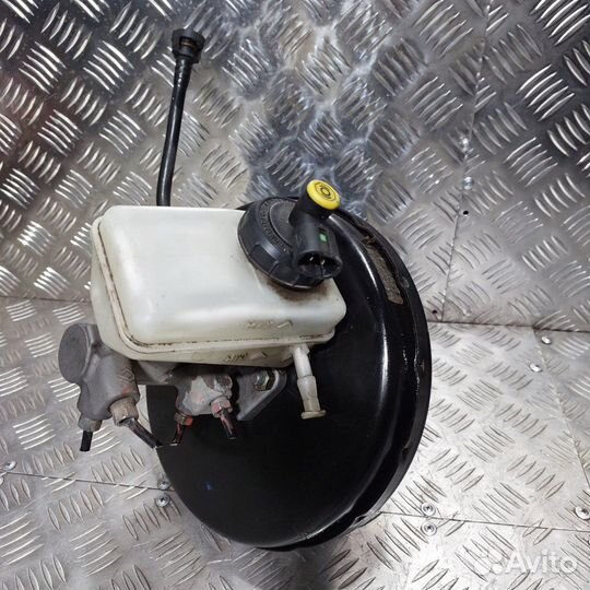 Вакуумный усилитель тормозов Renault Logan седан