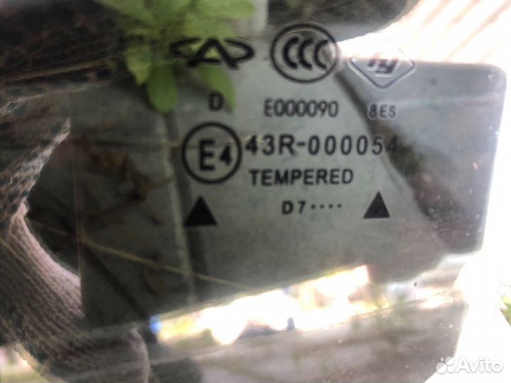 Стекло дверное заднее левое Chery Tiggo T11 1.8