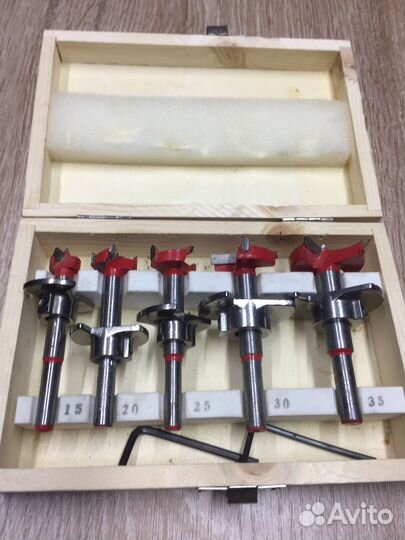 Набор фрез и сверел, для удаления сучков