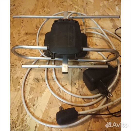 Антенна тв комнатная с усилителем