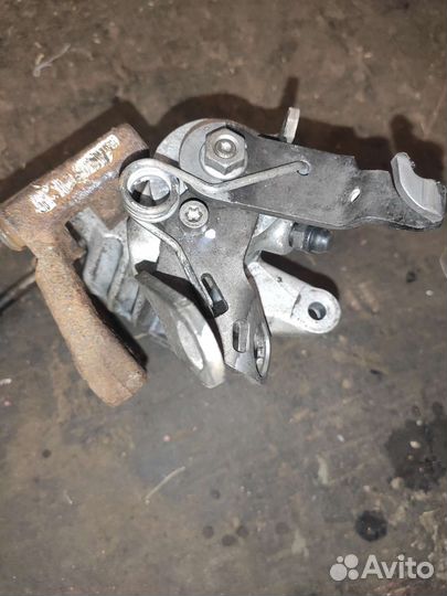 Суппорт на vag 1K0615423J