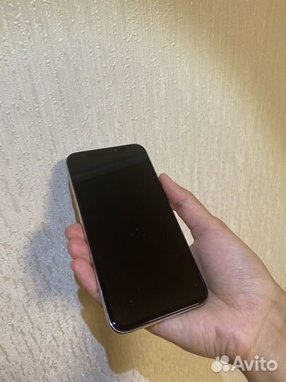 Телефон iPhone 10