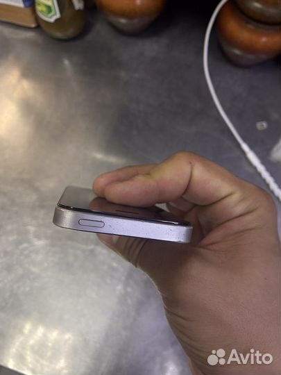 iPhone SE, 32 ГБ