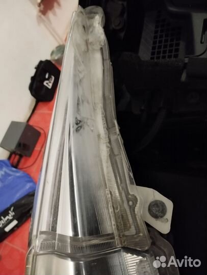 Правый, боковой, фонарь Ниссан Лиф