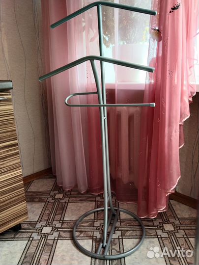 Вешалка для одежды напольная