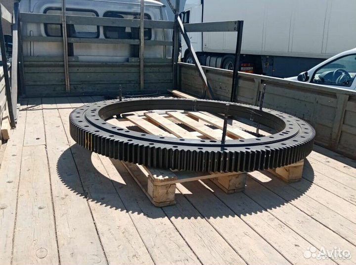 Опорно-поворотное опу устройство автокрана