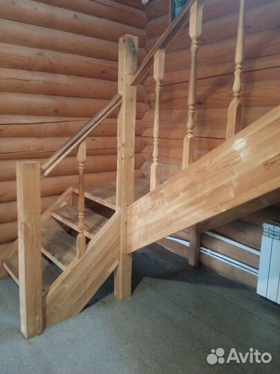 Лестница деревянная межэтажная, б/у, комплект