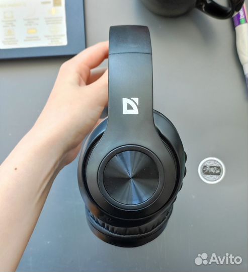 Беспроводные наушники большие