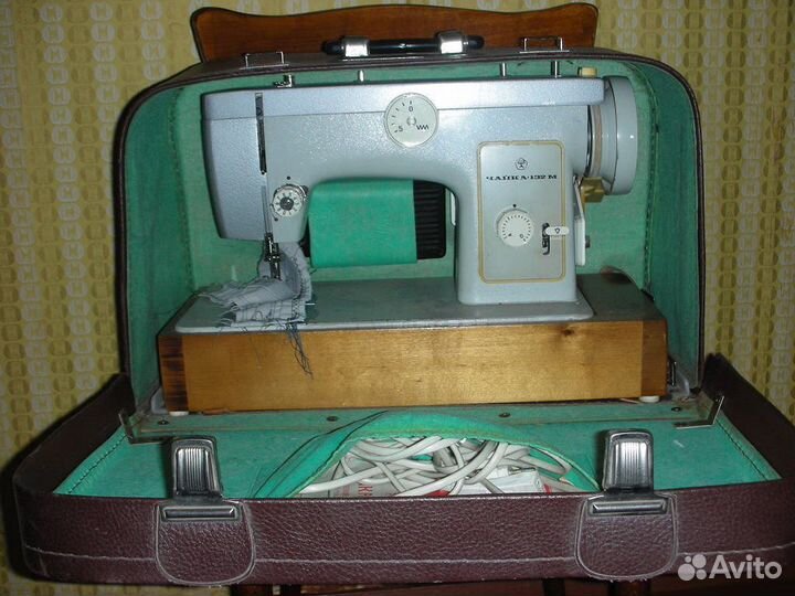 Швейная машинка чайка 132м