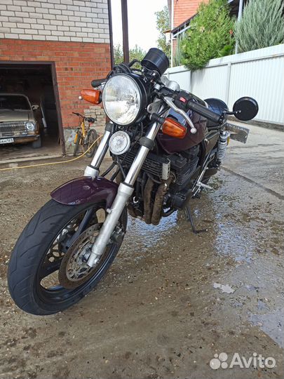 Yamaha XJR 400