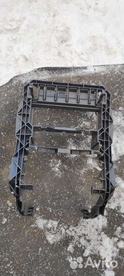 Центральная рамка консоли W210