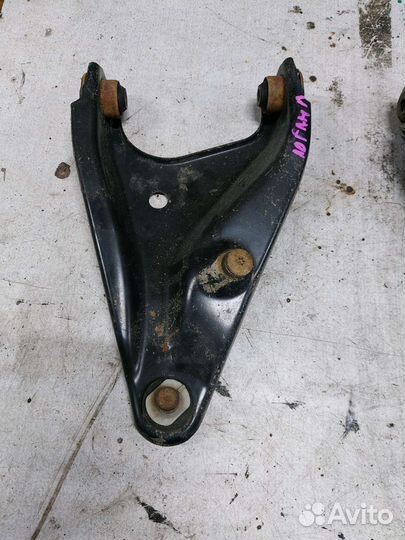 Рычаг передний левый Renailt Logan 1