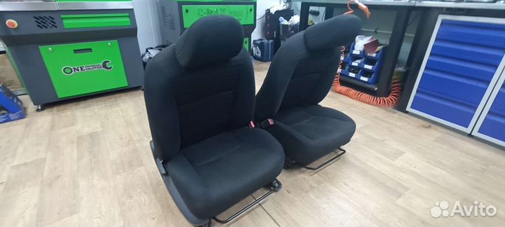 Передние сиденья