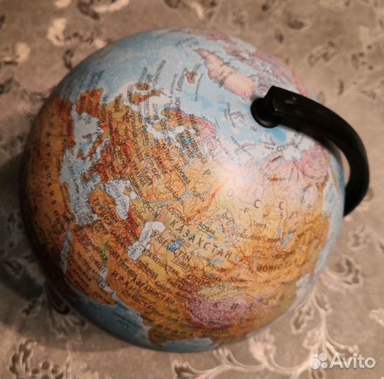 Глобус Земли географический
