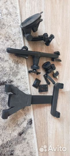 Держатель для планшета в машину