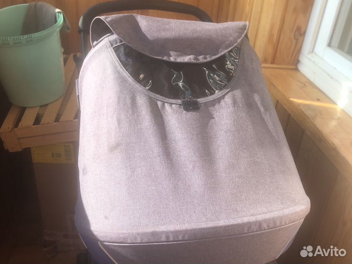 Детская прогулочная коляска