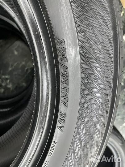 Yokohama Advan dB V552 235/55 R17 99V