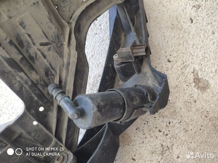 Крепление правой фары на Ауди А4 B8 оригинал