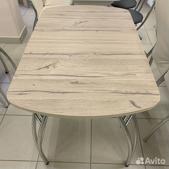 Стол / стол обеденный / стол кухонный
