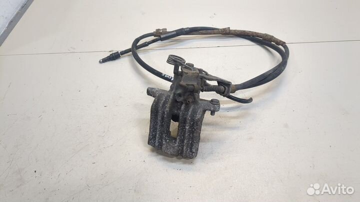 Суппорт левый задний Volkswagen Passat 5