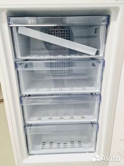 Холодильник 201 см No Frost Beko