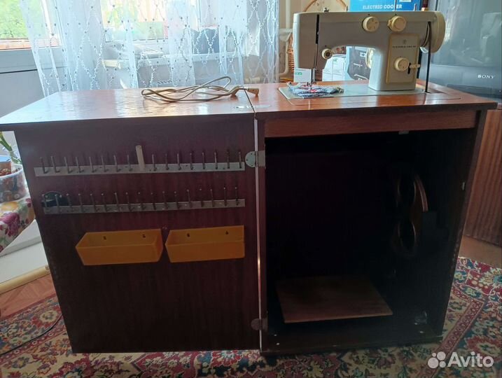 Швейная машинка ножная 
