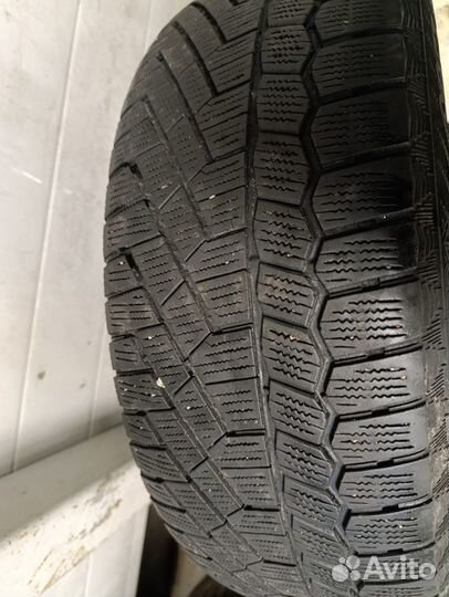 Gislaved Nord Frost 200 215/60 R17