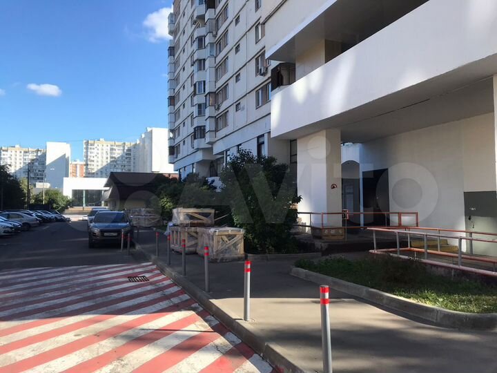 Второй этаж / три входа / с арендатором