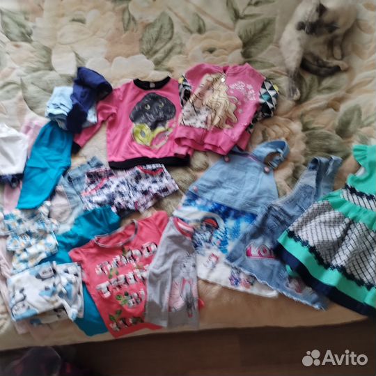 Отдам бесплатно вещи на девочку