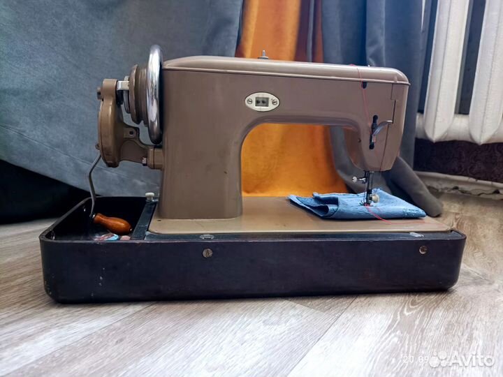 Швейная машинка подольская ручная на запчасти