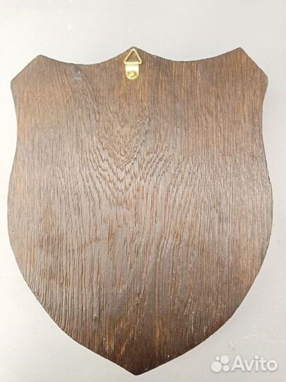 Деревянное панно с подковой