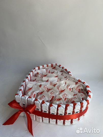 Из киндера и рафаэлло