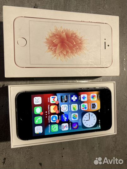 iPhone SE, 32 ГБ